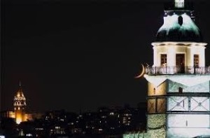 Denizin Ortasında Bir Güzellik Kız Kulesi.